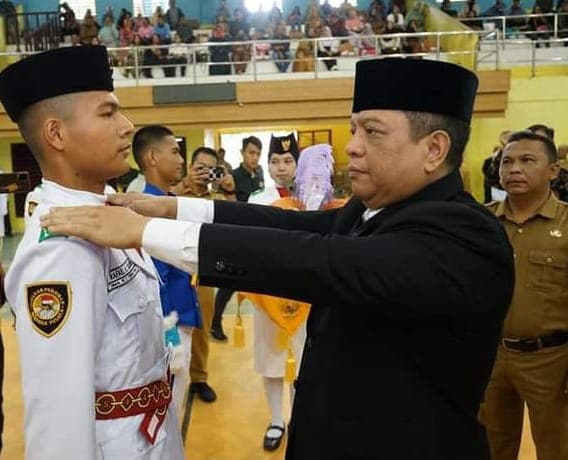 anggota_paskibra_dikukuhkan_pj_wali_kota_tebing_tinggi_paskibra_jalankan_tugas_dengan_baik