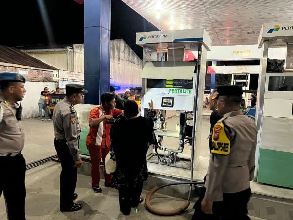 antisipasi_kecurangan_polres_tanjungbalai_pastikan_kualitas_bbm_di_spbu