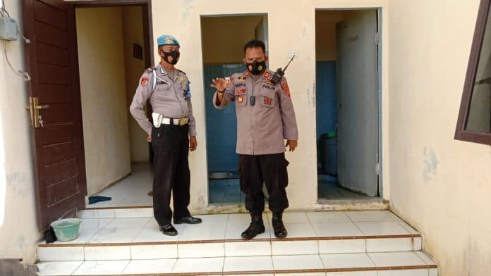 antisipasi_keterlibatan_narkoba_polsek_sipispis_tes_urine_seluruh_personil