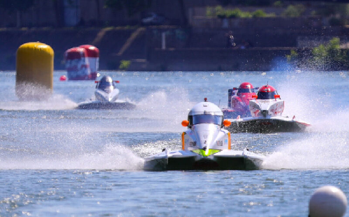 antisipasi_lonjakan_kendaraan_menuju_balige_saat_event_f1h2o_polres_simalungun_siapkan_kantong_parkir