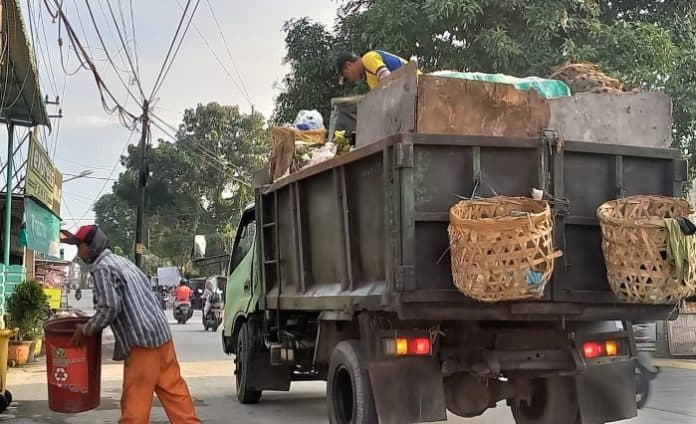 antisipasi_sampah_meningkat_di_parapat_camat_angkat_bicara