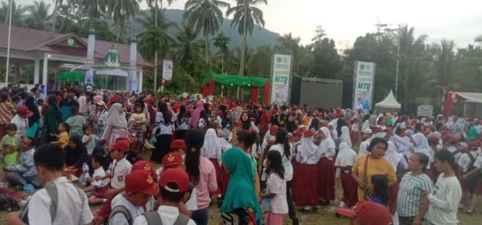 antuasiasnya_masyarakat_tantom_angkola_hadiri_mtq_ke_55_tapsel