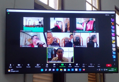 apin_bk_jalani_sidang_perdana_kasus_perjudian_dan_pencucian_uang_di_pn_medan