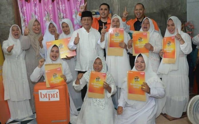 apresiasi_9_nasabah_berprestasi_btpn_syariah_berangkatkan_umrah