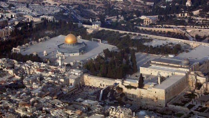 arab_saudi_dan_uea_kecam_serangan_di_masjid_al_aqsa