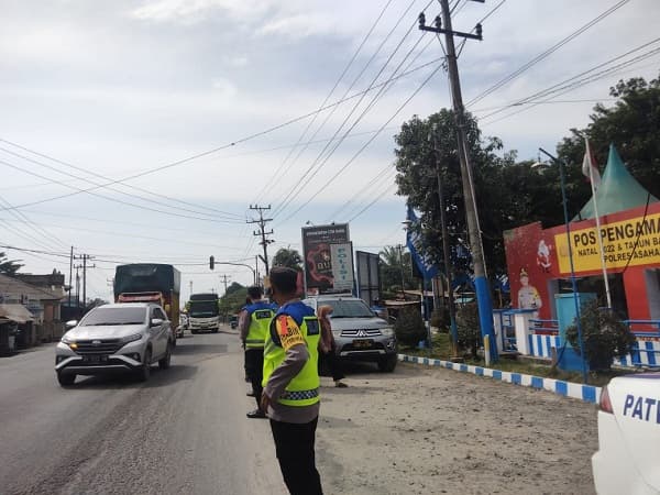 arus_lalin_nataru_di_jalinsum_asahan_normal_dilintasi_25_mobil_per_menit