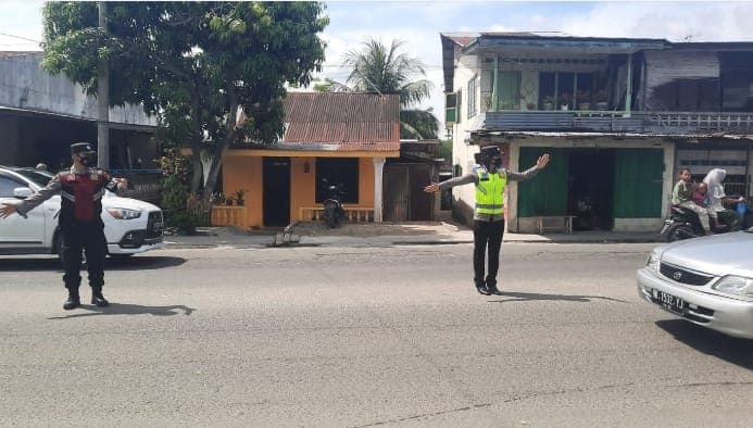 arus_lalu_lintas_di_tebing_tinggi_padat_polisi_patroli_di_lokasi_rawan_macet