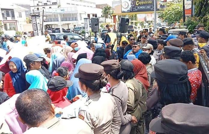 asisten_i_pemko_siantar_bantah_intimidasi_warga_yang_akan_demo