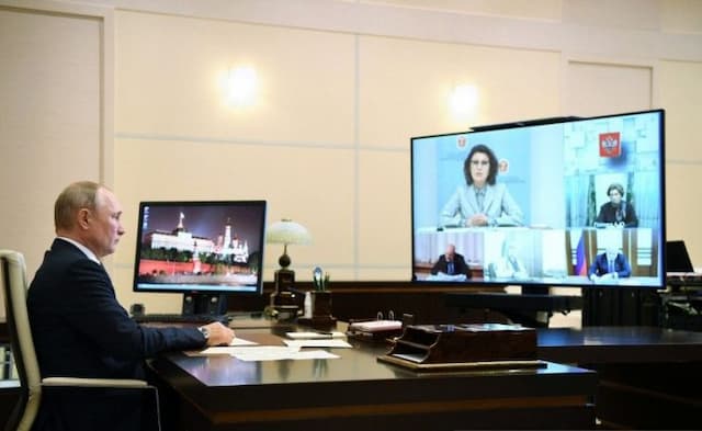 astaga_putin_diberi_hak_berkuasa_di_rusia_hingga_2036
