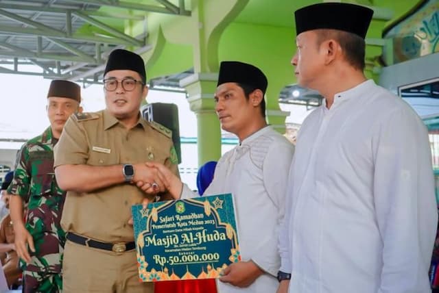 aulia_rachman_aparatur_wilayah_harus_responsif_terhadap_aduan_warga