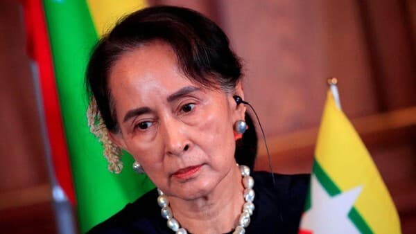 aung_san_suu_kyi_dipindah_dari_penjara_ke_gedung_pemerintah