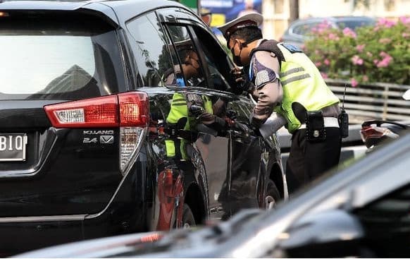 awas_polri_kembali_terapkan_tilang_manual_ini_12_jenis_pelanggaran_yang_diincar