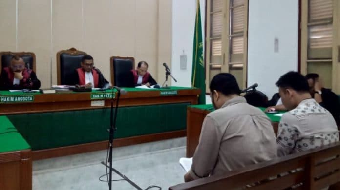 bacakan_pleidoi_ph_anggota_bawaslu_medan_nonaktif_minta_keringanan_hukuman
