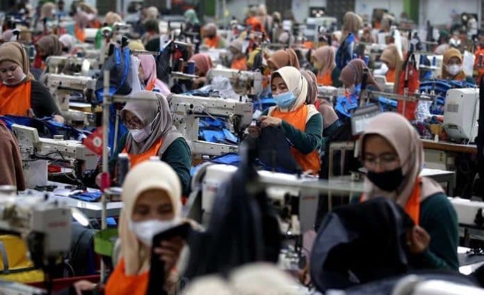 badai_phk_di_industri_tekstil_berlanjut_pabrik_di_bandung_tinggal_300_pekerja