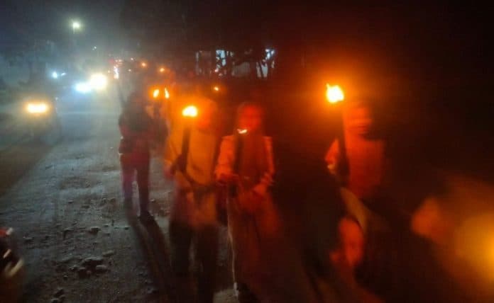 bagian_tradisi_remaja_masjid_di_asahan_pawai_obor_di_malam_takbiran