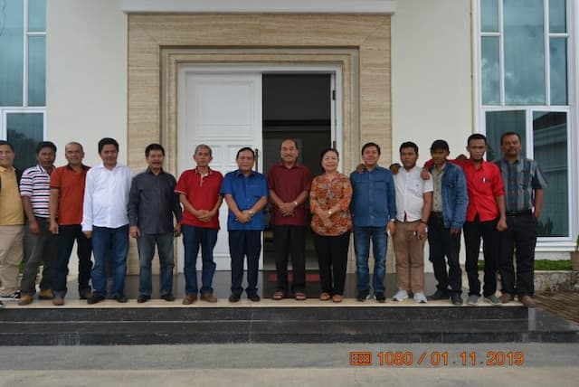 baginda_polin_silaturahmi_ke_kediaman_maddin_sihombing