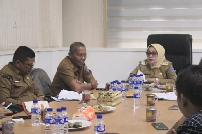 bahas_pilkada_2024_kpu_temui_plt_bupati_labuhanbatu