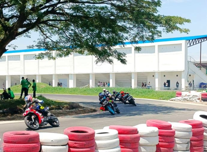 balap_motor_pon_xxi_mulai_adu_kencang_4_nomor_diperlombakan