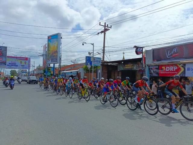 balap_sepeda_di_siantar_berjalan_sukses_warga_sebentar_tapi_asik
