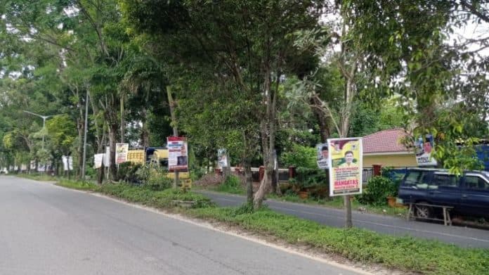baliho_balon_wali_kota_menjamur_di_siantar_satpol_pp_hari_ini_penertiban