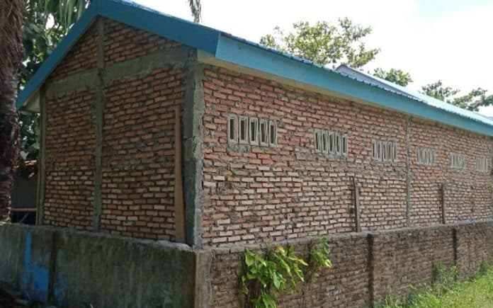 bangunan_belum_selesai_proyek_kamar_mandi_sd_negeri_di_deli_serdang_telah_diserahterimakan