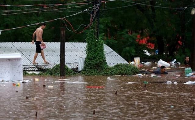 banjir_bandang_di_brazil_tewaskan_39_orang_dan_68_hilang