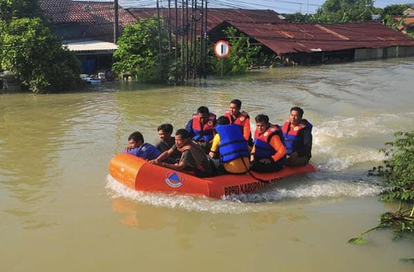 banjir_demak_dan_kudus_11400_warga_mengungsi