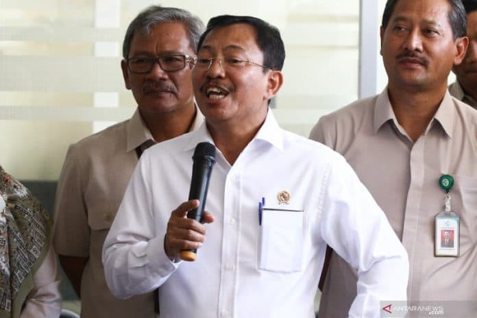 bantah_satgas_covid_19_dan_gubernur_dki_menkes_klaim_rs_di_jakarta_belum_penuh