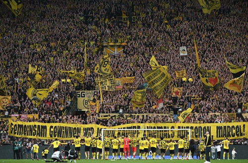 bantai_wolfsburg_borussia_dortmund_berpesta_6_gol_tanpa_balas