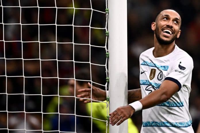 barcelona_incar_aubameyang_untuk_jadi_pemain_pelapis_lewandowski