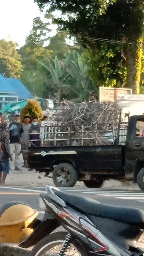 baru_direhab_tahun_2019_eks_kantor_camat_girsip_dibongkar_lagi