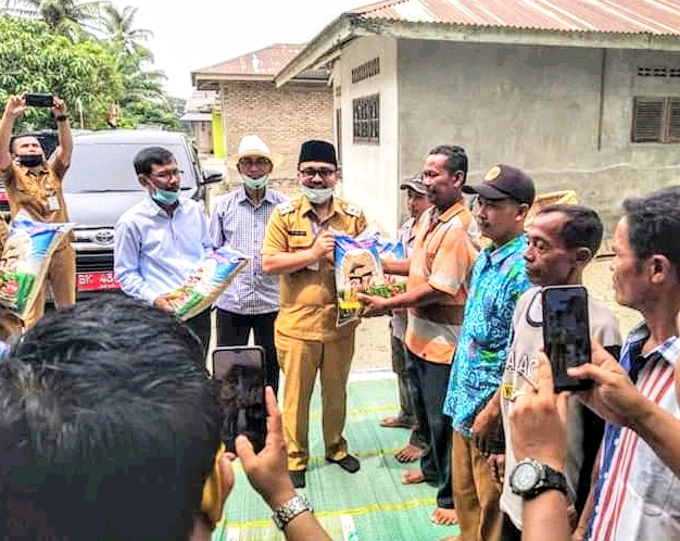 batu_bara_terima_25_ton_bibit_padi_unggul_dari_pemprovsu