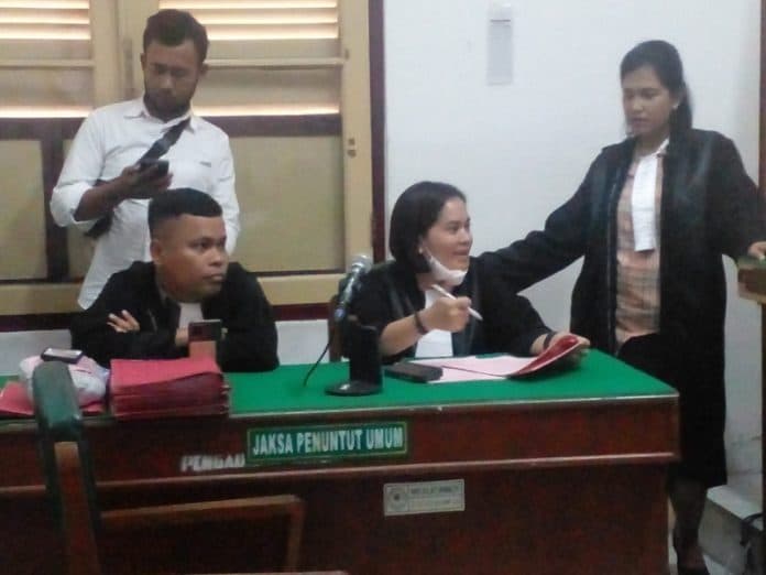 bawa_narkoba_ke_indonesia_dua_wna_asal_malaysia_dituntut_10_tahun_penjara