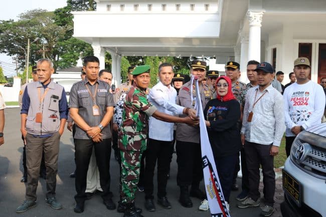 bawaslu_labuhanbatu_awasi_pendistribusian_logistik_sampai_ke_tps