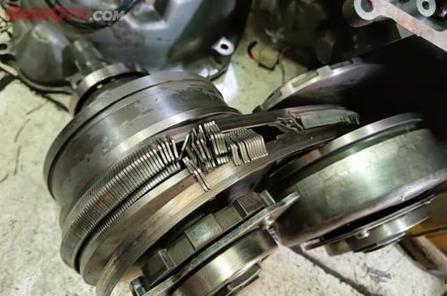 benarkah_oli_transmisi_cvt_dapat_bertahan_selama_ratusan_ribu_kilo