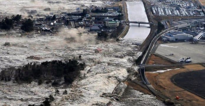 bencana_besar_mengintai_sisi_selatan_jawa_bisa_30_kali_lebih_tinggi_dari_tsunami_jepang