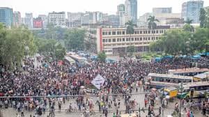 bentrok_di_bangladesh_meluas_mahasiswa_indonesia_tunggu_evakuasi