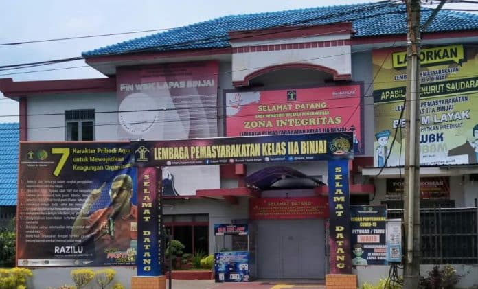 beraninya_lapas_binjai_jual_tuak_dan_sewa_handphone