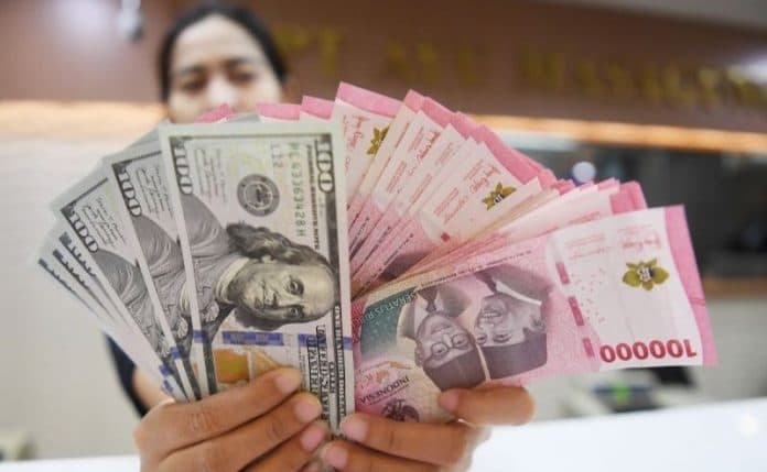 berikut_tiga_penyebab_dolar_dekati_angka_rp16000