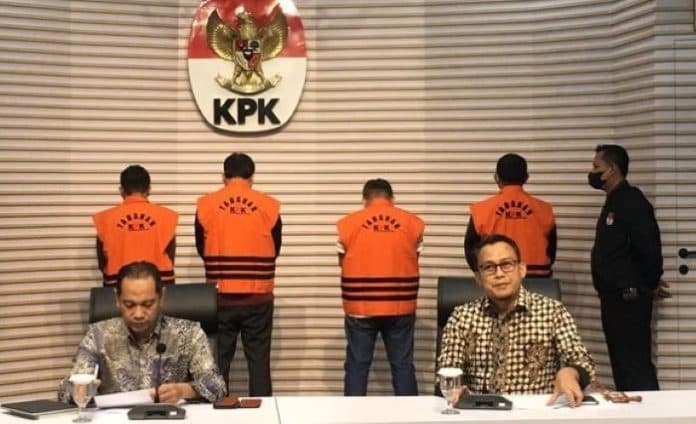 berkas_ott_suap_rp17_m_bupati_labuhanbatu_dilimpahkan_ke_pengadilan_tipikor_medan