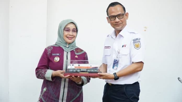 berkunjung_vice_president_pt_kai_regional_i_sumut_bahas_kerjasama_dengan_plt_bupati_labuhanbatu