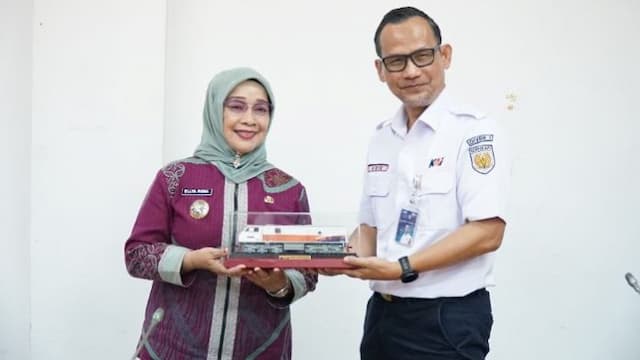 berkunjung_vice_president_pt_kai_regional_i_sumut_bahas_kerjasama_dengan_plt_bupati_labuhanbatu