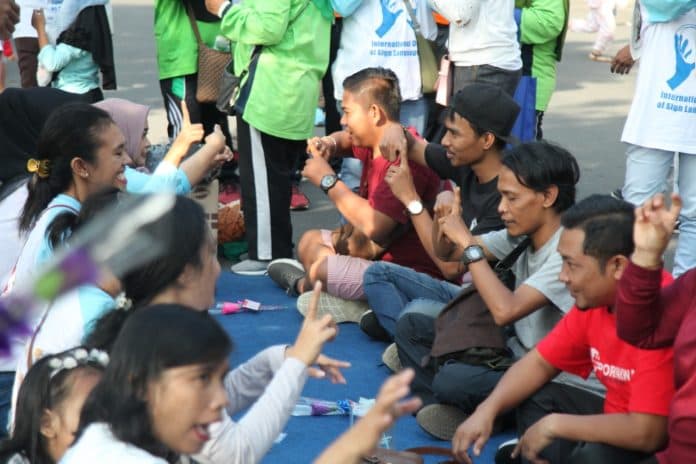bersama_teman_tuli_di_cfd_seru_seruan_belajar_bahasa_isyarat