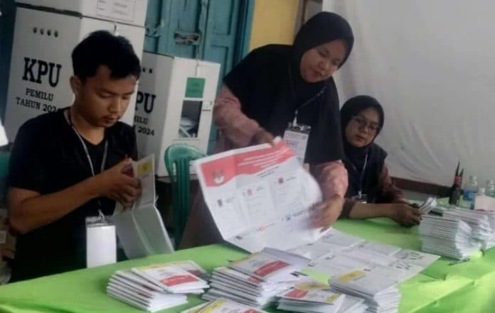 besok_2877_anggota_kpps_pilkada_siantar_dilantik_bertugas_di_411_tps