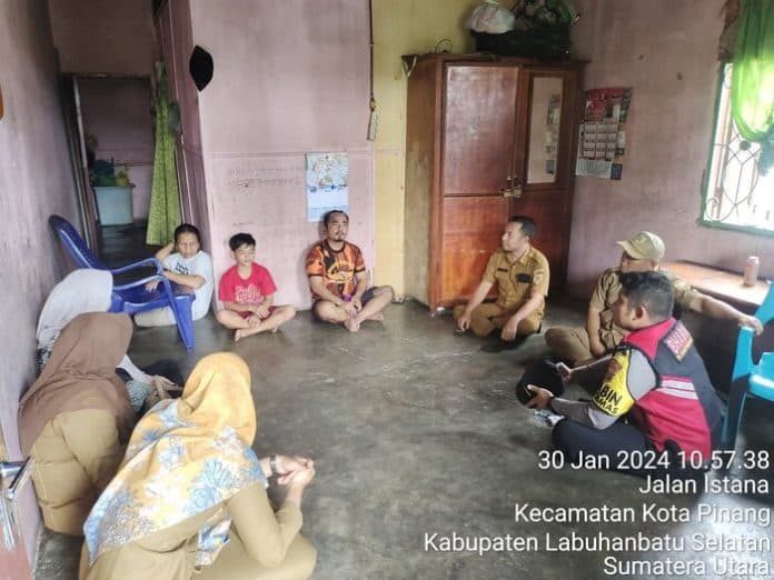 bhabinkamtibmas_polsek_kotapinang_dan_instansi_terkait_laksanakan_problem_solving_kekerasan_terhadap_anak