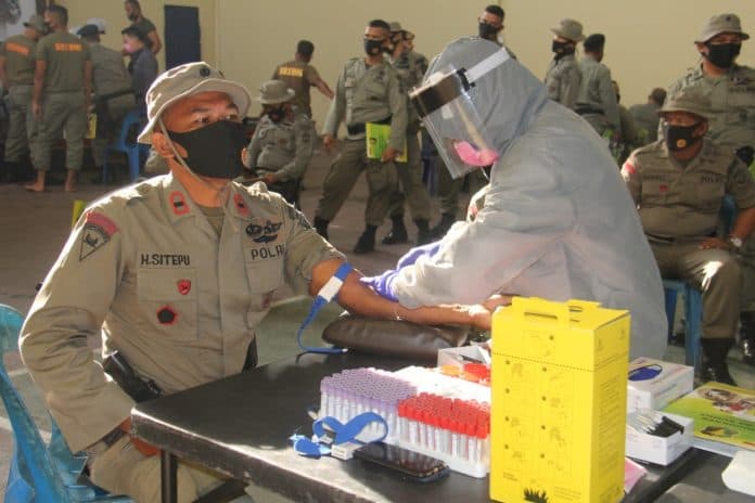 bko_ke_papua_200_personil_brimob_poldasu_jalani_pemeriksaan_kesehatan