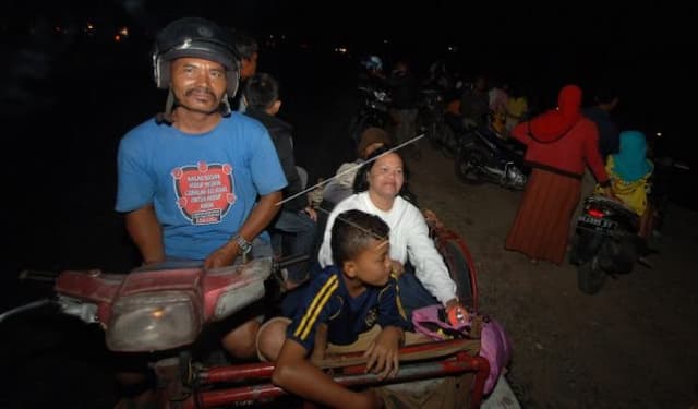 bmkg_cabut_peringatan_tsunami_warga_padang_kembali_diperbolehkan_pulang_ke_rumah