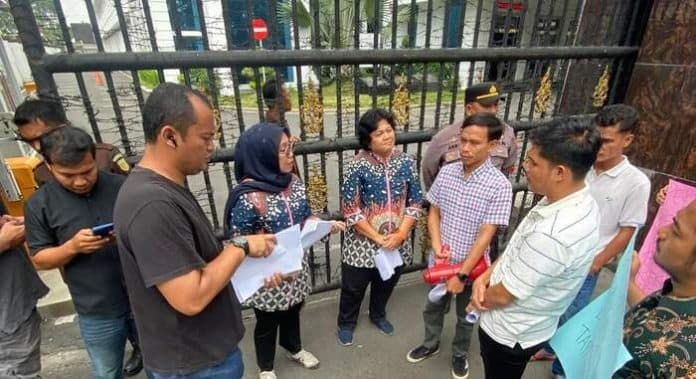 bmp_kembali_demo_kejati_sumut_desak_usut_dugaan_korupsi_di_dinas_putr_taput