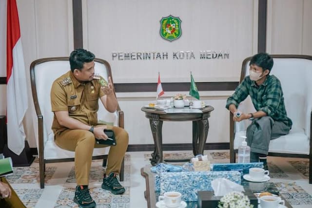 bobby_nasution_dukung_pengolahan_plastik_jadi_bernilai_ekonomis