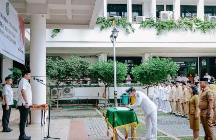 bobby_nasution_lantaik_225_pejabat_administrasi_administrator_dan_pengawas